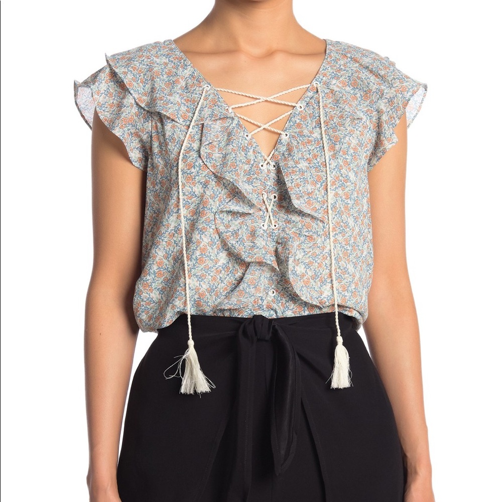 NEW cupcakes and cashmere Kross Lace-up V-neck